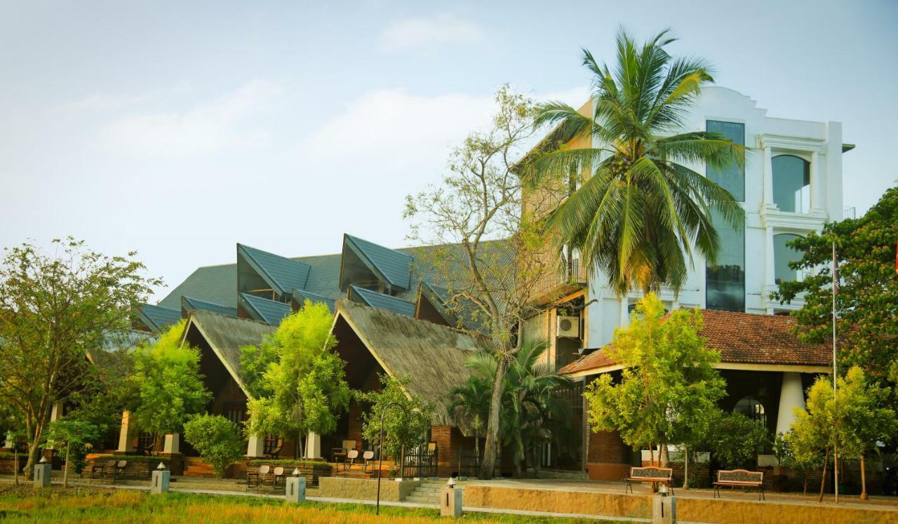 Avasta Resort And Spa Anuradhapura Exteriör bild
