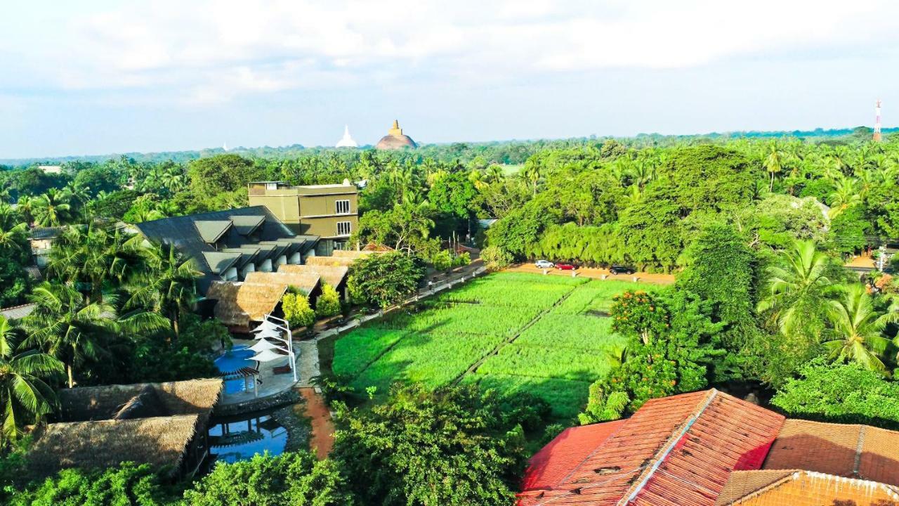 Avasta Resort And Spa Anuradhapura Exteriör bild