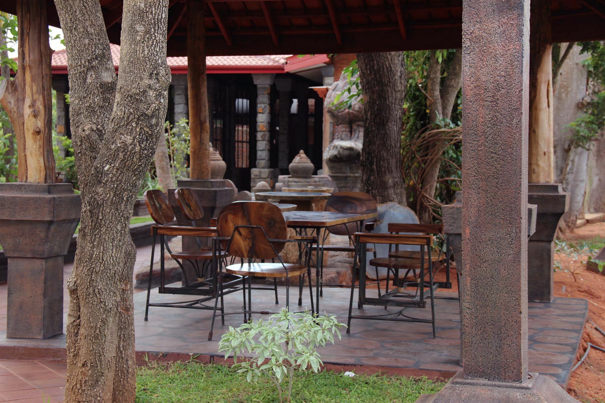 Avasta Resort And Spa Anuradhapura Exteriör bild