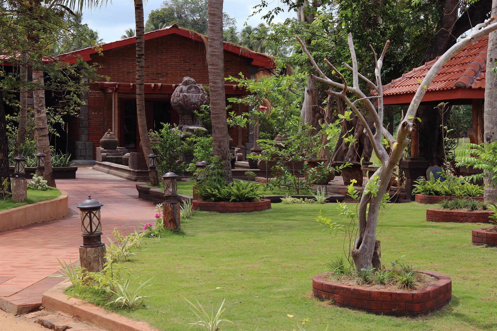 Avasta Resort And Spa Anuradhapura Exteriör bild